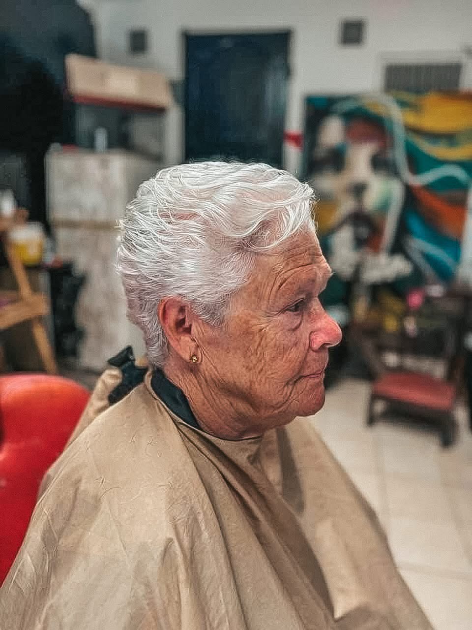 Coiffure femme, cheveux blancs
