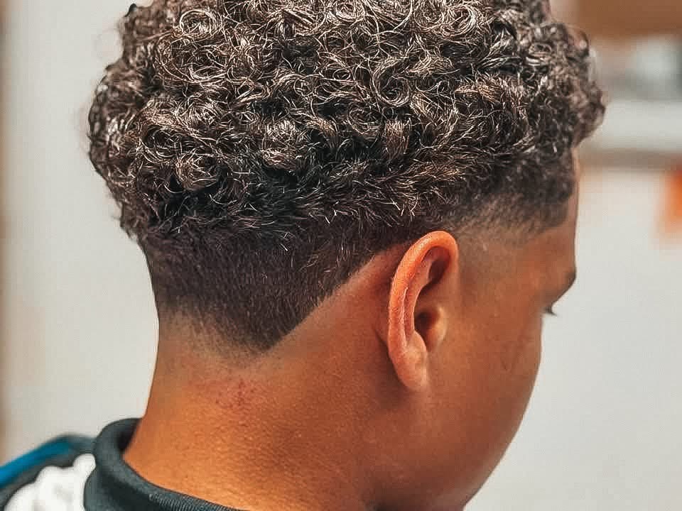 Dégradé sur cheveux bouclés